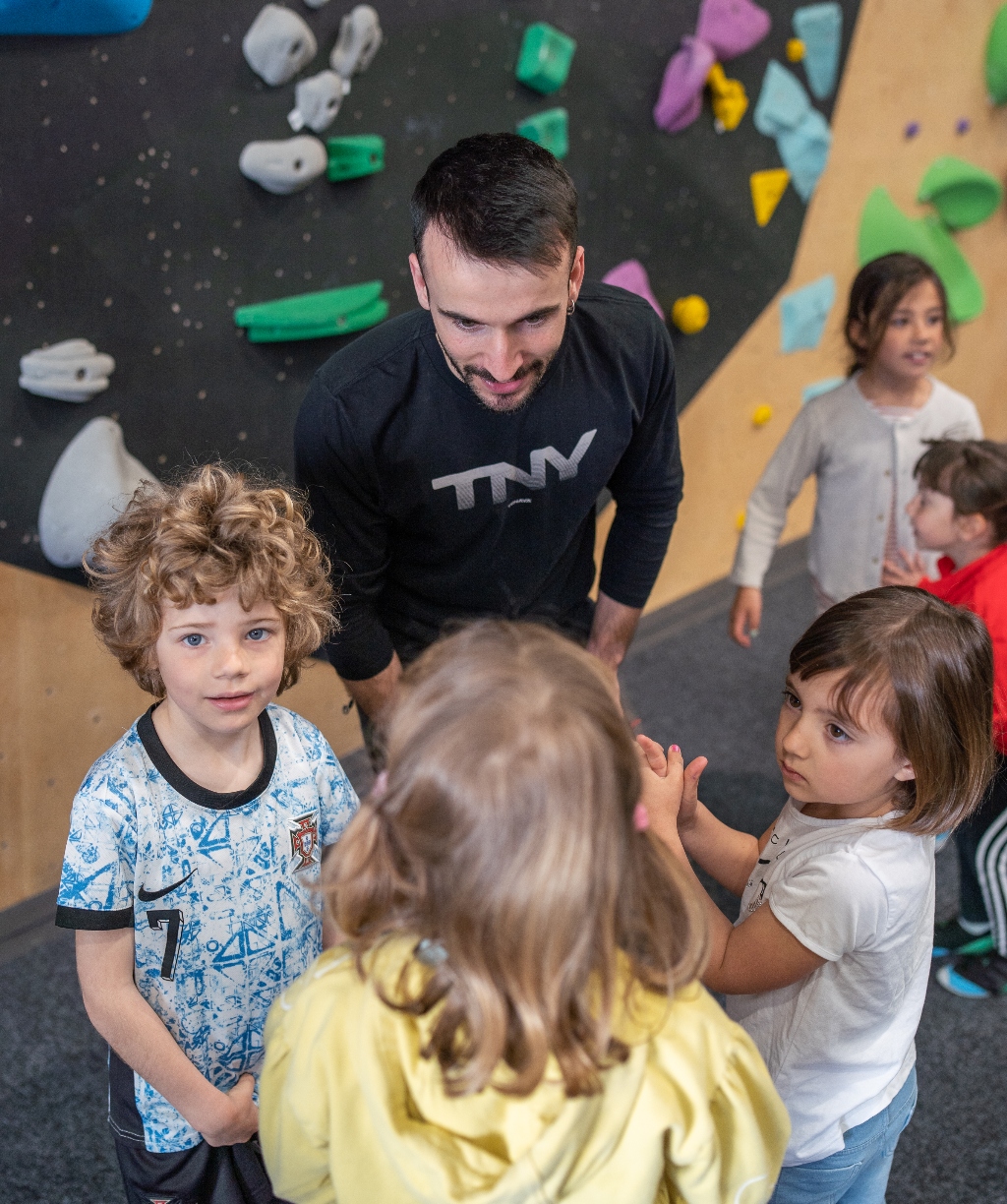 Espai exclusiu per esdeveniments i escola d’escalada. Rocòdrom a Reus Tarragona Minibloc